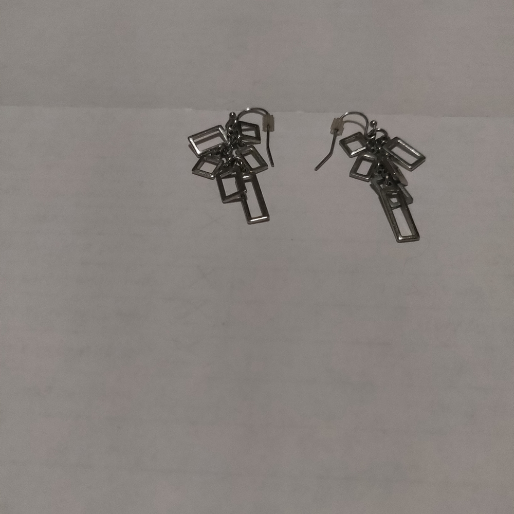 Jewelry - Picture 2 of 3